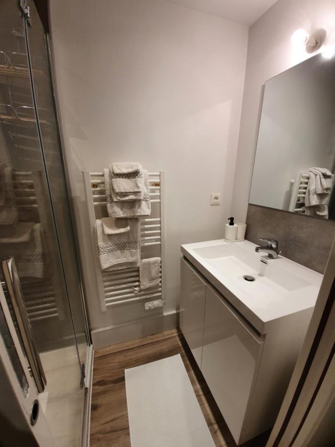 Appartements C'Home Un Charme ลันยง ภายนอก รูปภาพ